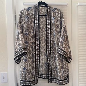 Printed short kimono